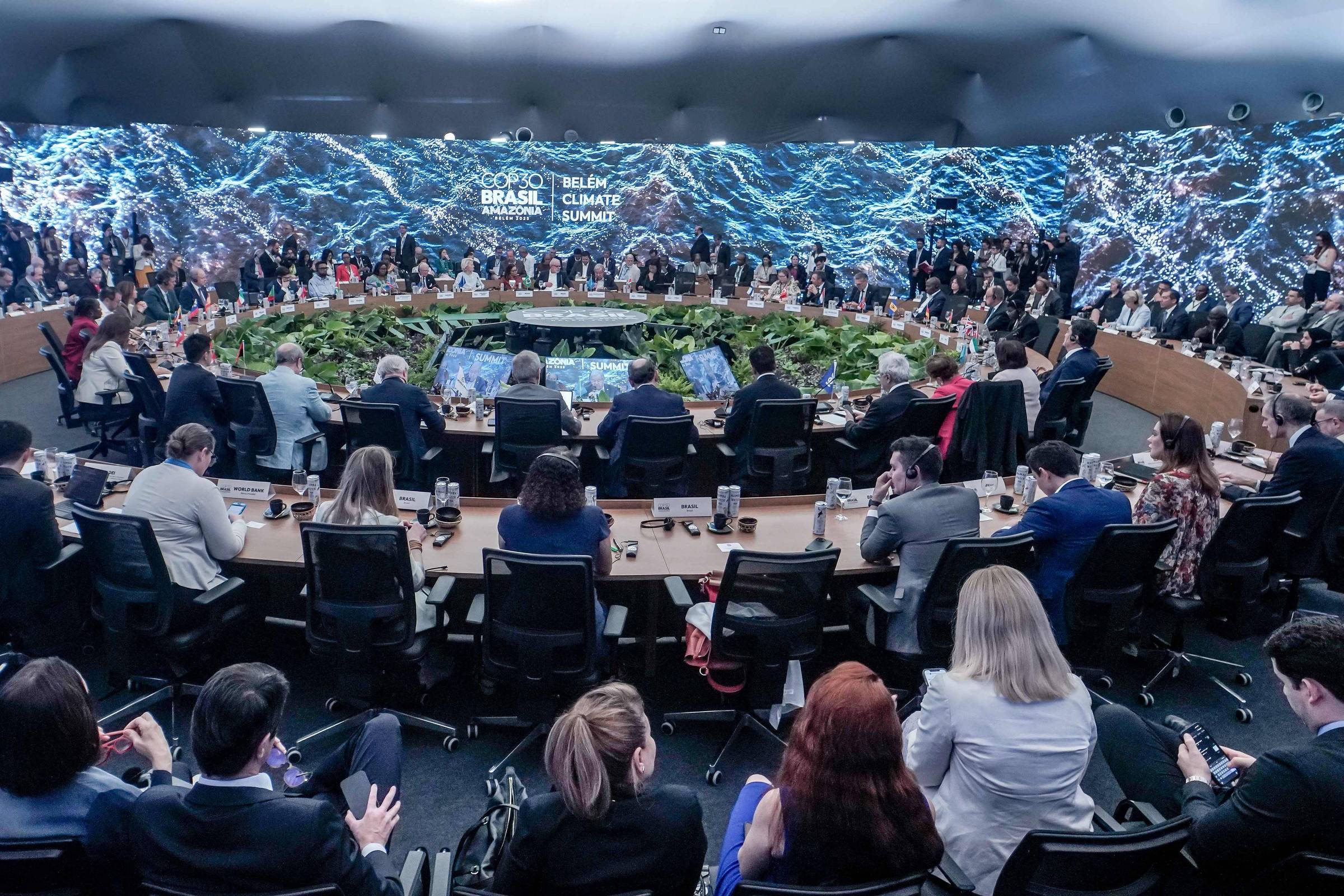 Pesquisadores alertam para necessidade de o Brasil transformar promessas em ações práticas na COP30