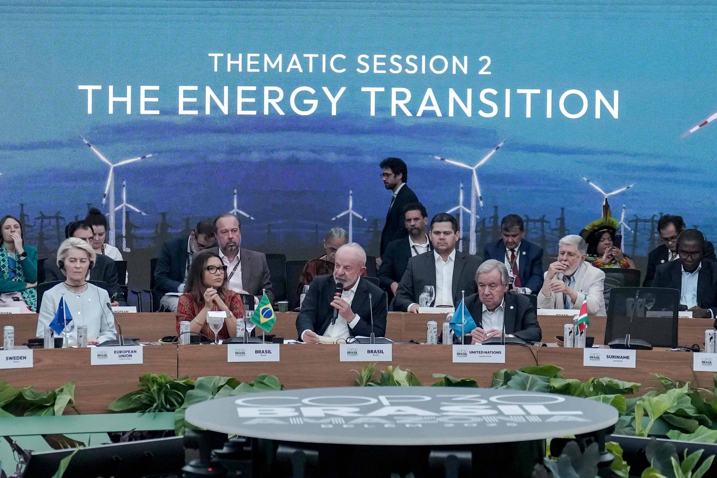 UE fica de fora de acordo para quadruplicar produção de combustíveis sustentáveis