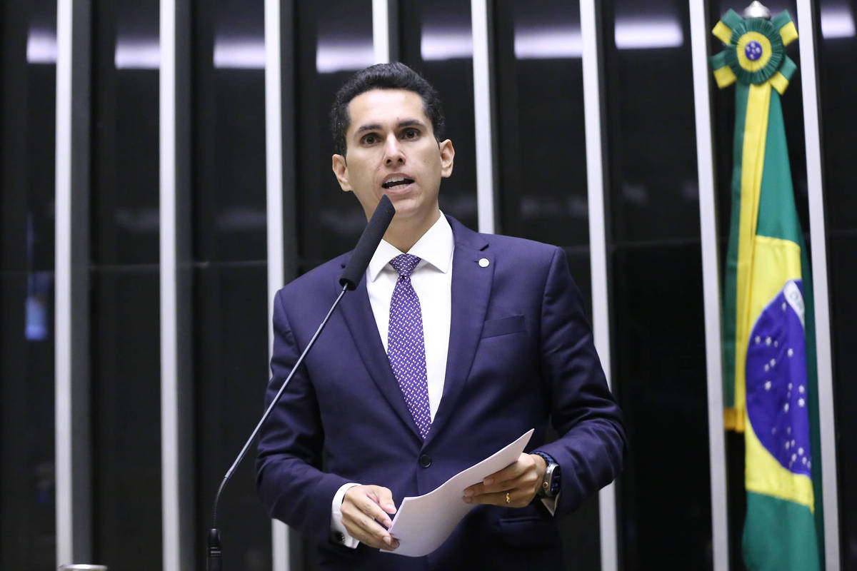 Base política valerá muito mais que dinheiro, YouTube e TikTok, diz relator de reforma