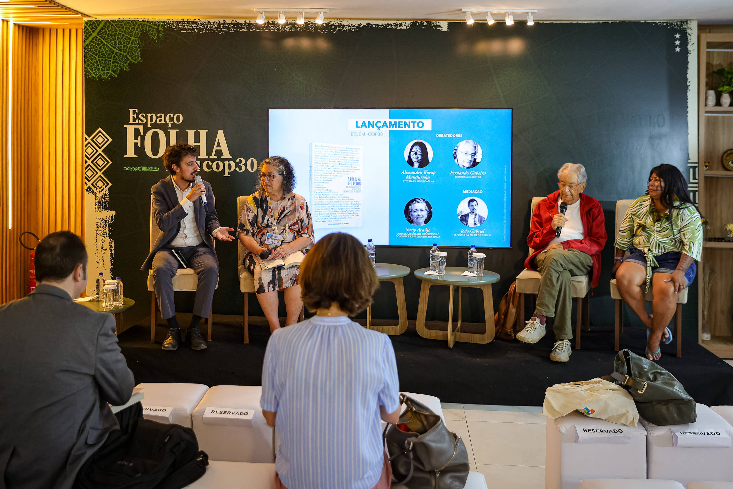 Líder indígena critica Congresso em lançamento de 'A Palavra e o Poder' em Belém