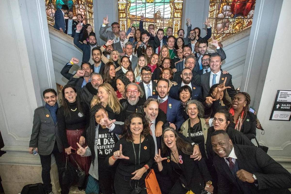 Prerrogativas e padre Júlio Lancellotti ganham prêmio de direitos humanos em SP