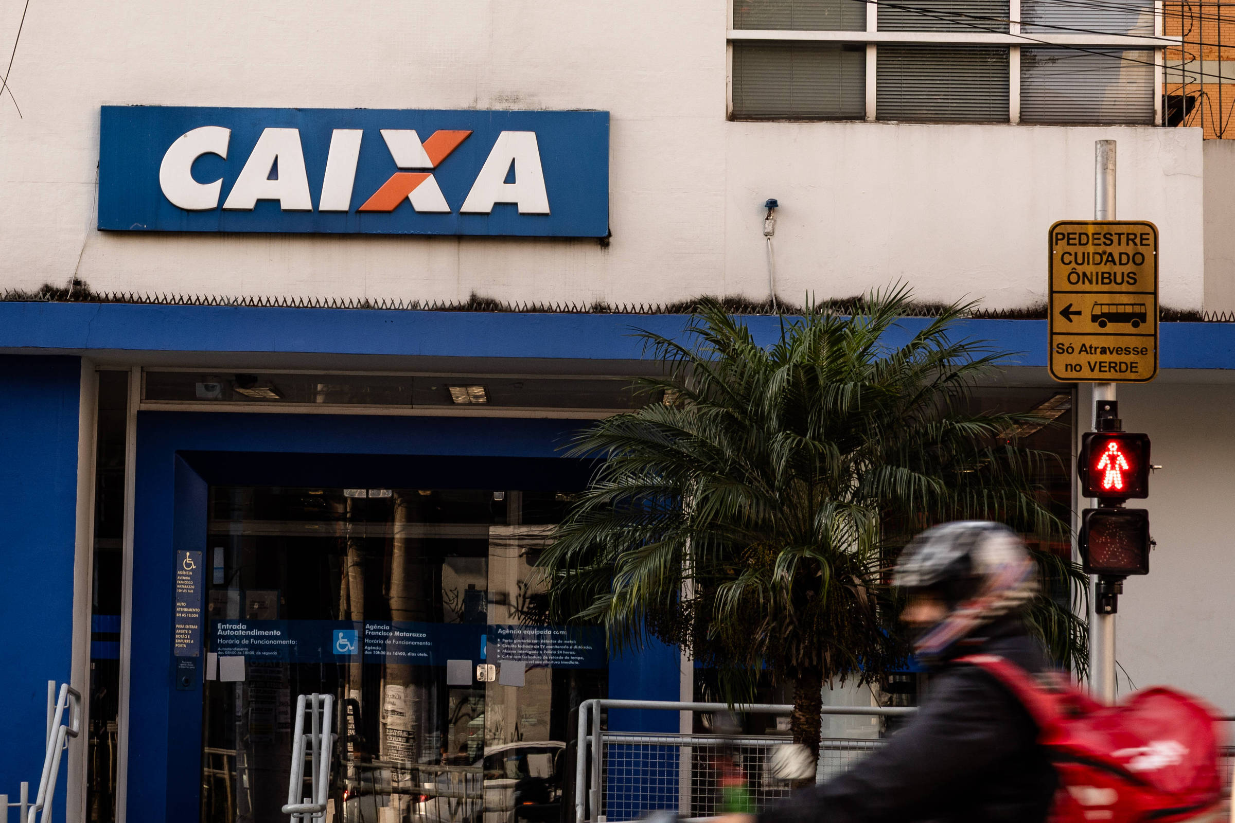 Caixa começa a pagar Bolsa Família de novembro nesta sexta (14); veja calendário