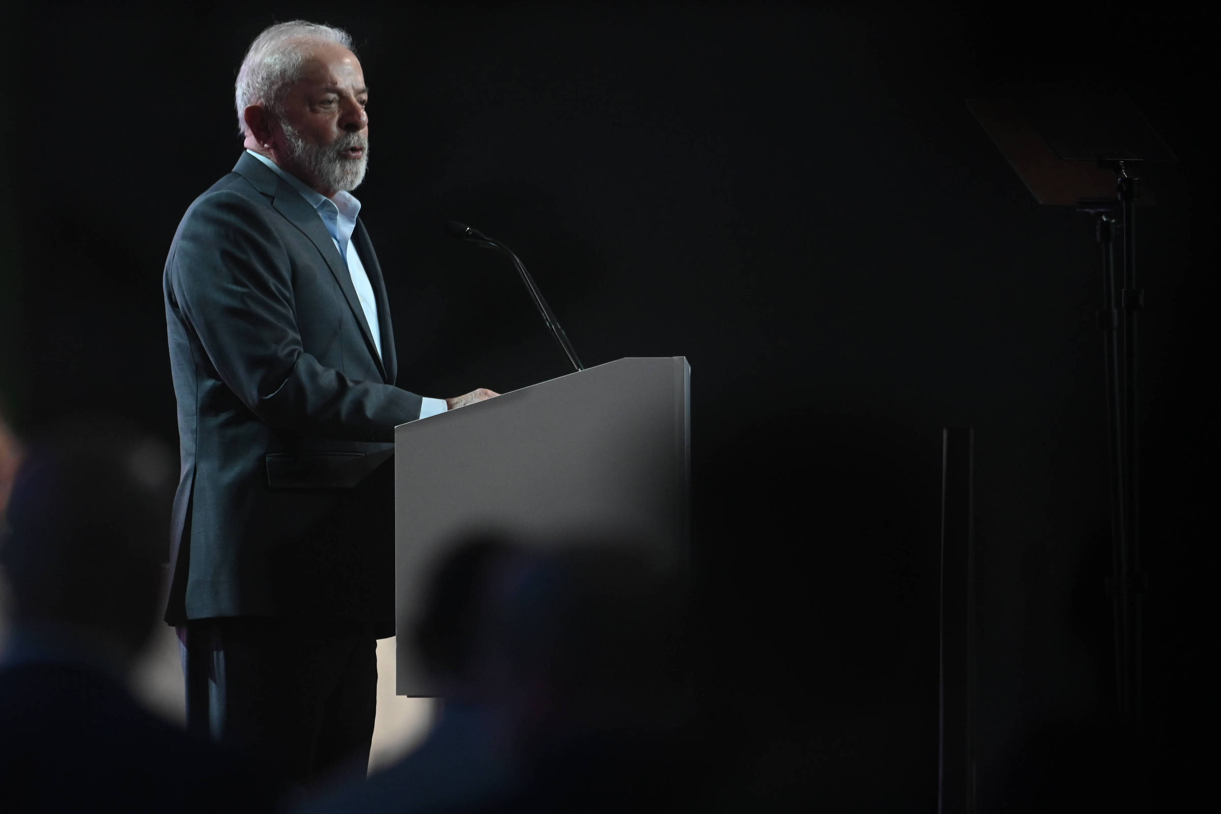 Ex-nora de Lula é suspeita de atuar para liberar verbas do MEC a empresa, diz PF