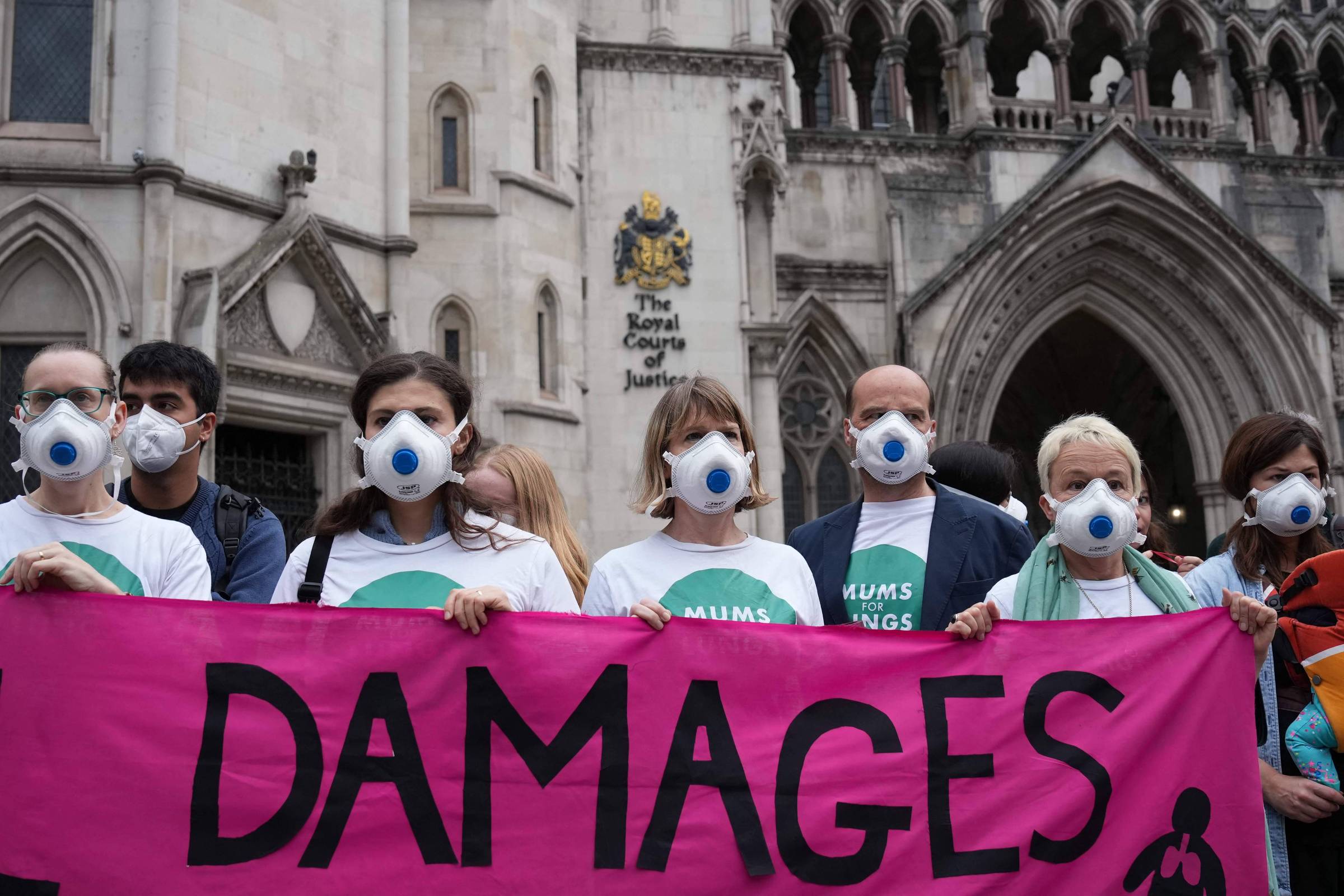 Emissão de combustíveis fósseis caminha para recorde em 2025