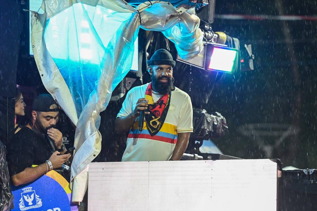 BaianaSystem e Chitãozinho & Xororó são premiados no Grammy Latino; acompanhe