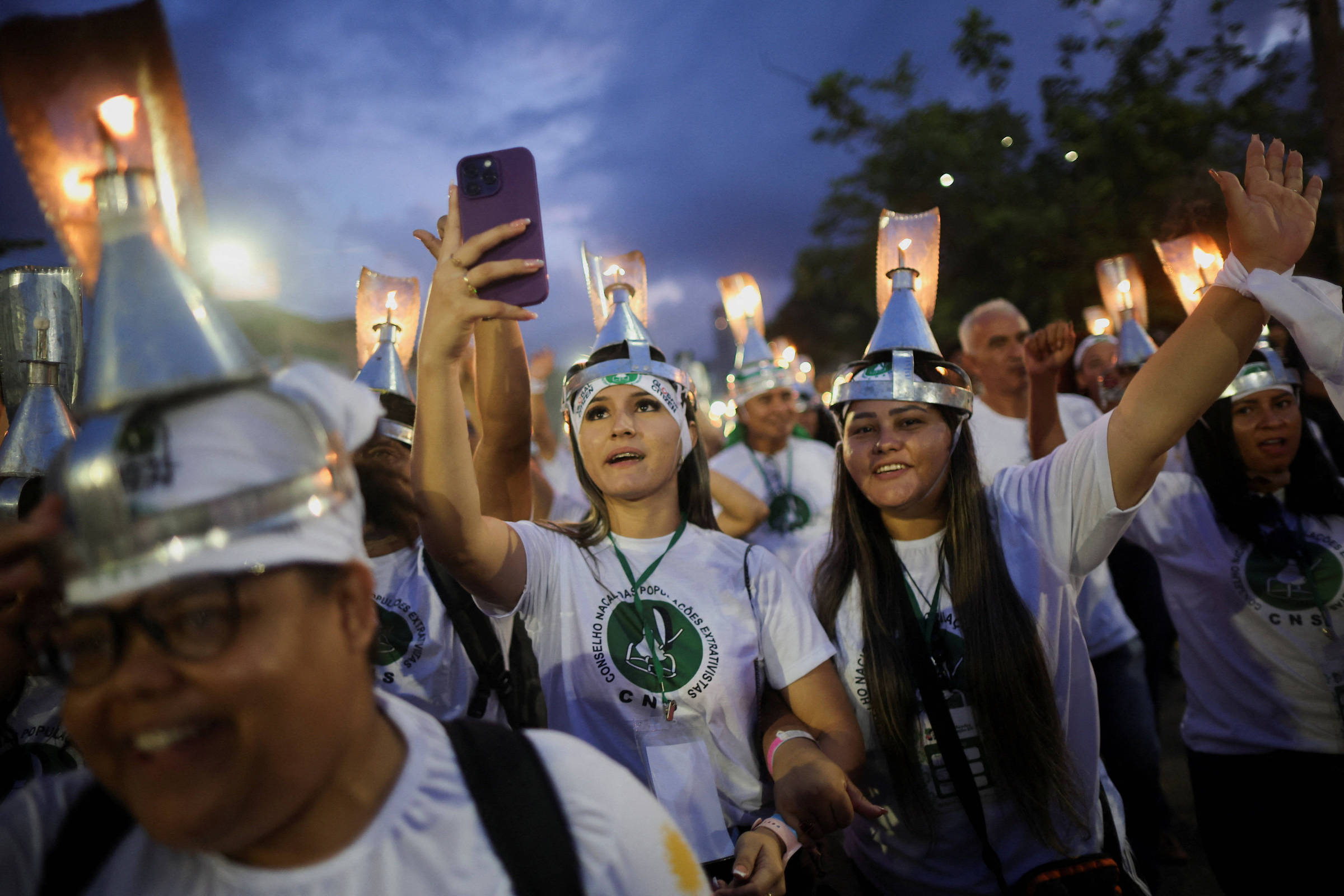 Sem Greta, jovens retomam manifestações pela ação climática na COP30