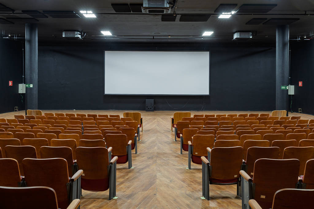 Cinema Bienal tem programação e pipoca gratuitas no parque Ibirapuera