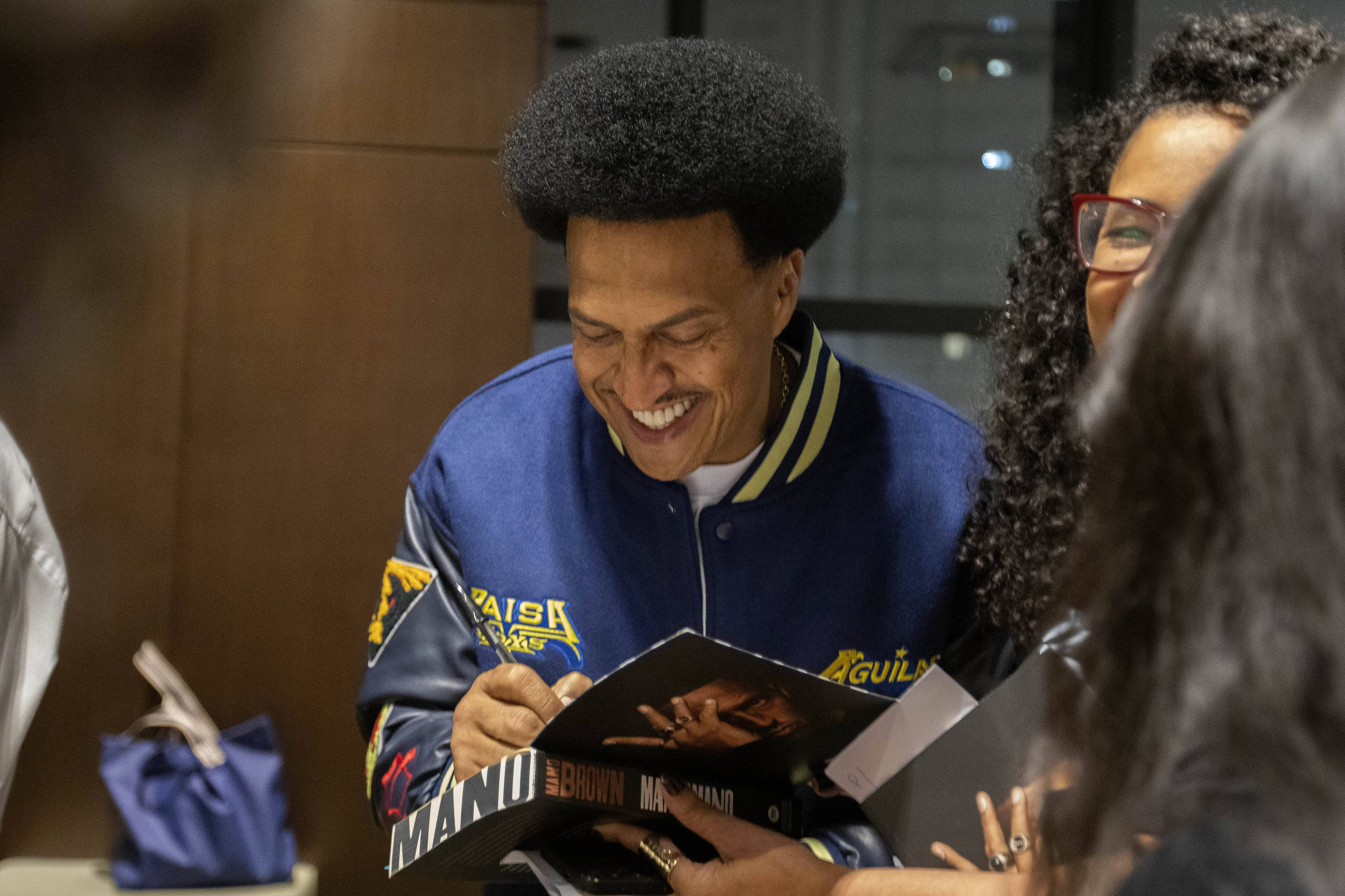 Livro 'Mano a Mano' é um marco na produção literária brasileira