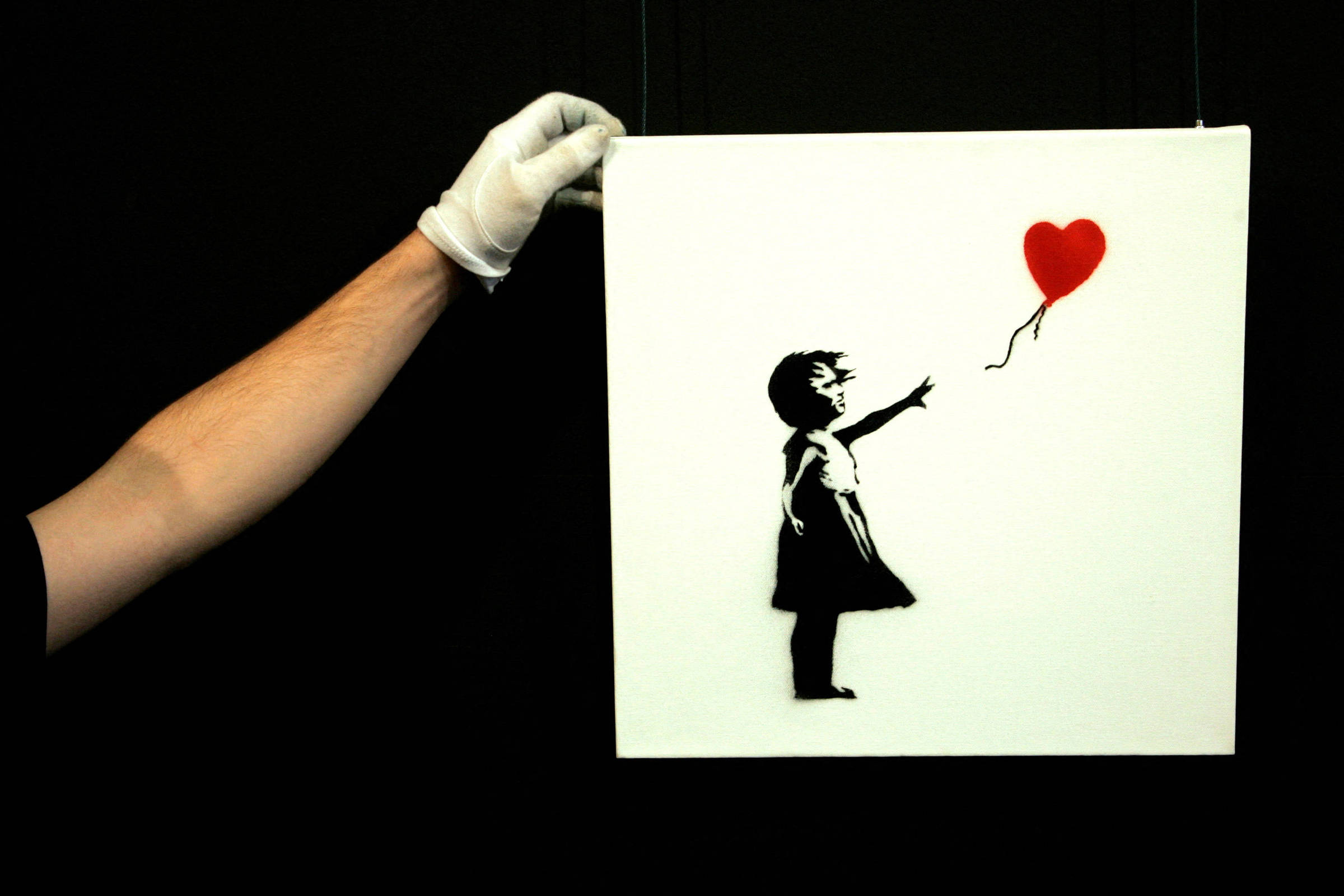 Homem é condenado pelo roubo de 'Menina do Balão', famoso grafite de Banksy