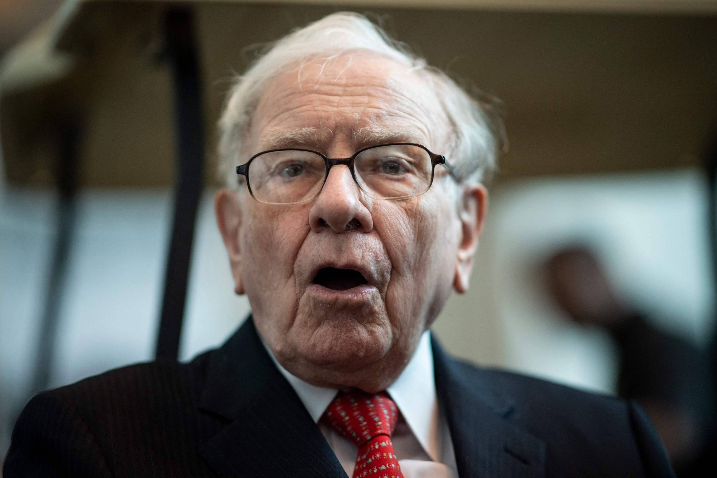 Berkshire, de Buffett, aumenta participação no Google e reduz na Apple