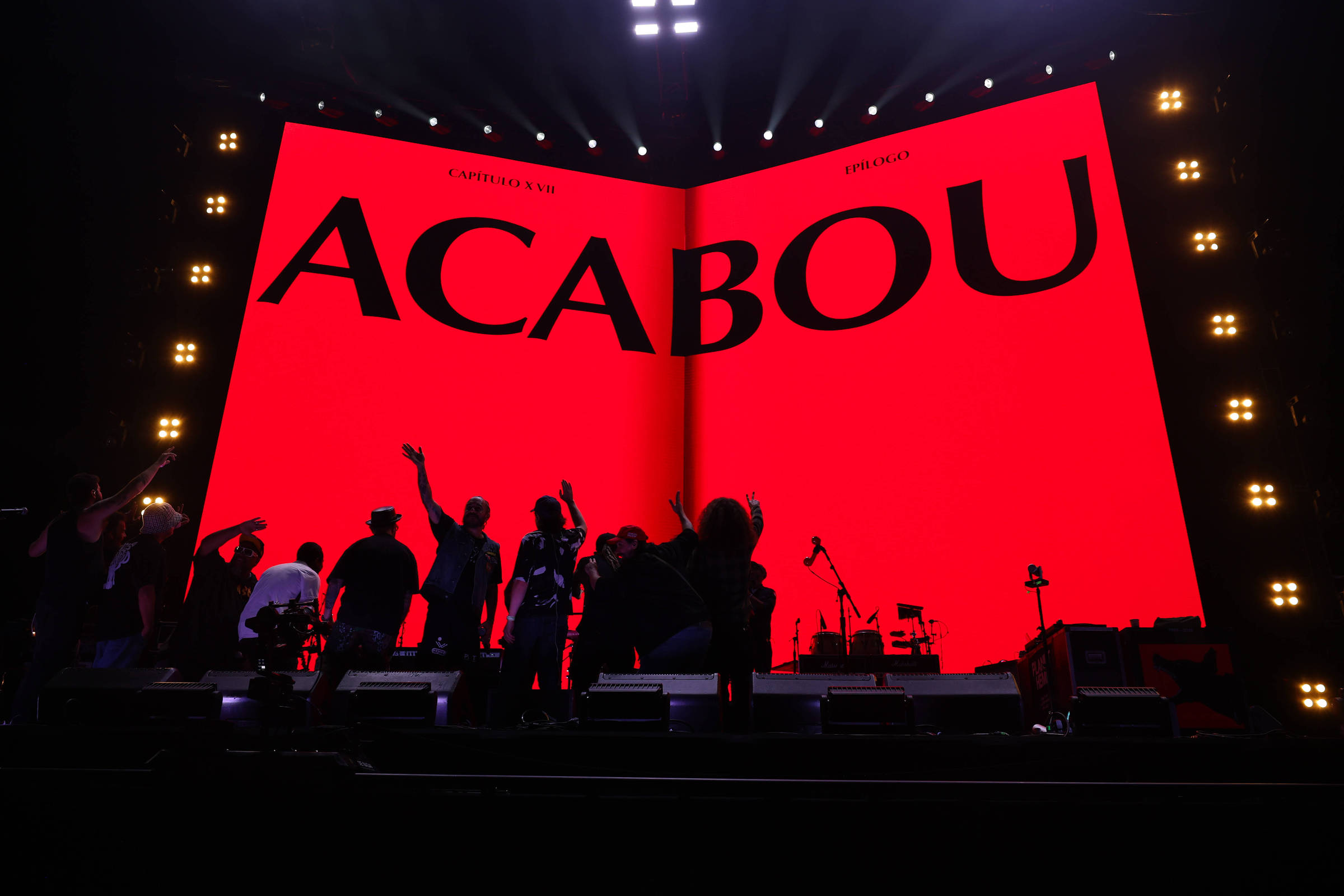 Planet Hemp se despede de São Paulo com caldeirão de fumaça no Allianz