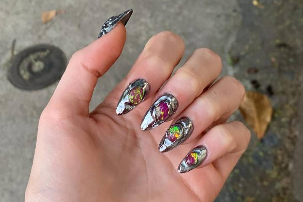Unhas em gel: o que muda com a proibição de substâncias em esmaltes
