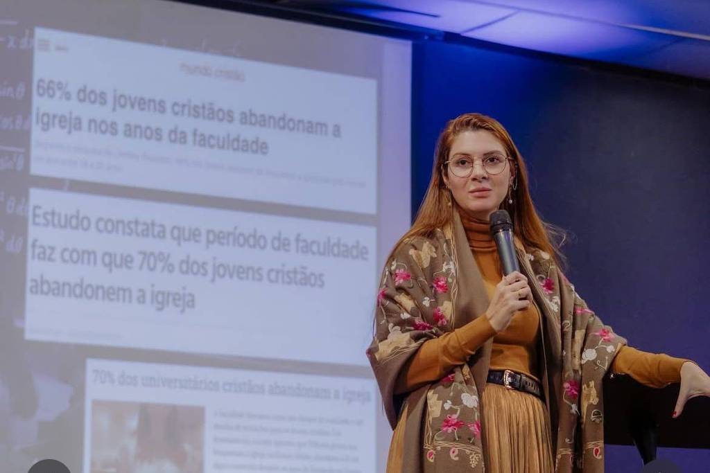 Alvo da família Bolsonaro, deputada de SC sugere que Carlos se candidate por um estado do Norte