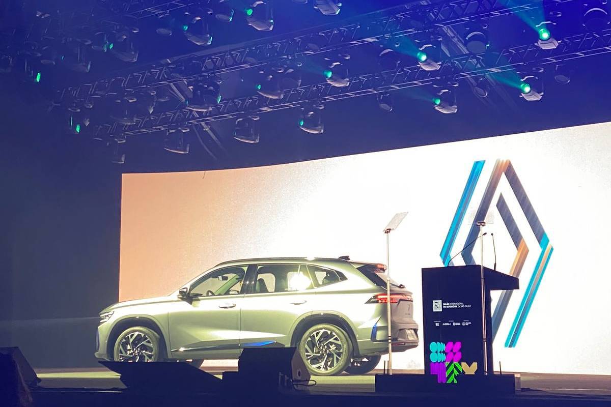 Renault abre Salão do Automóvel de SP com SUV de luxo Koleos e picape Niagara