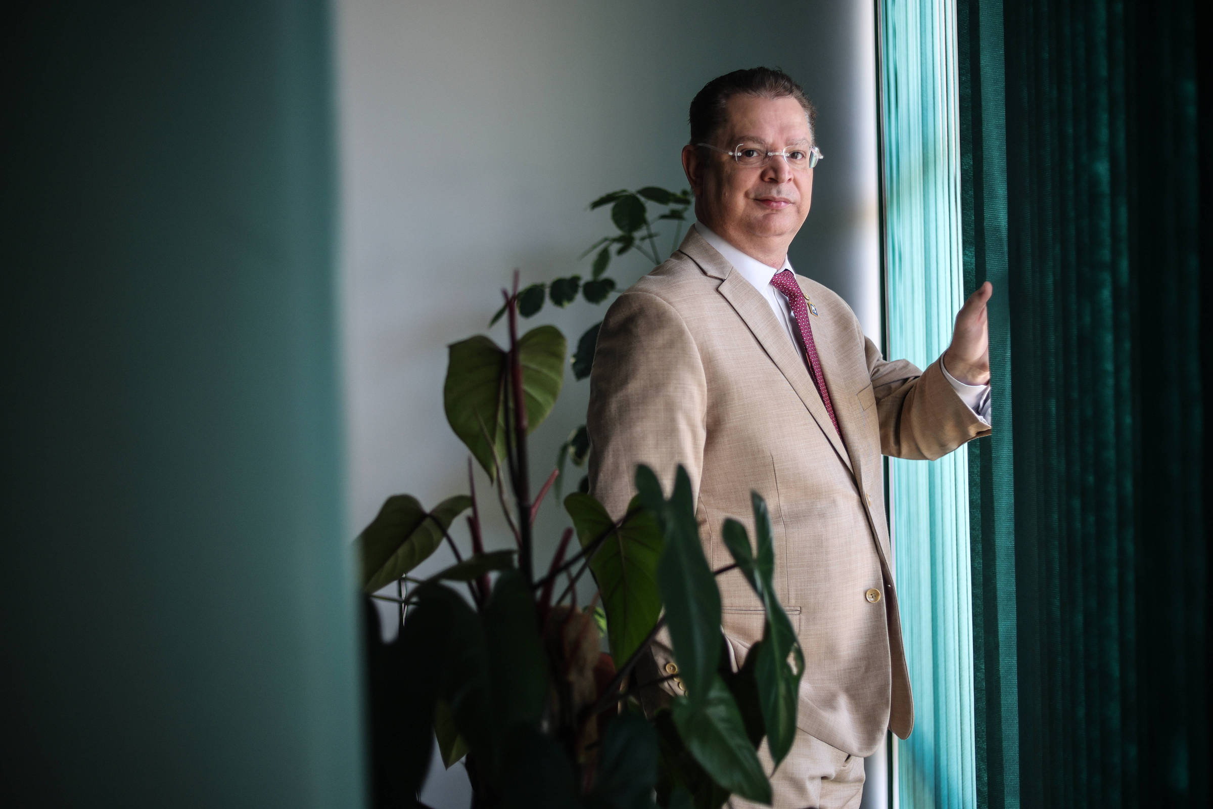 Líder do PL de Bolsonaro ganha vida própria além de Malafaia e tem 'amigo-irmão' do PT