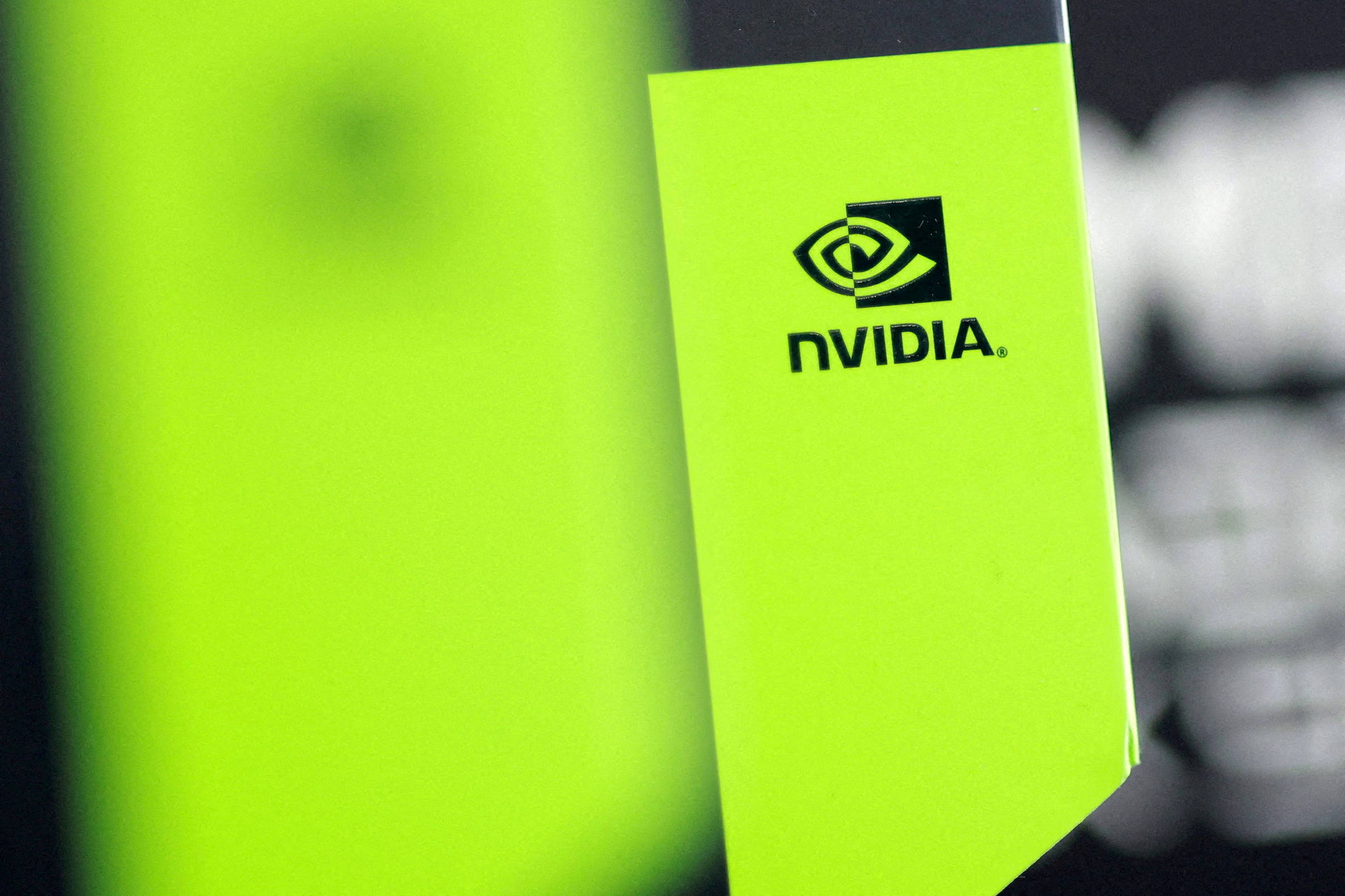 Nvidia registra forte crescimento com vendas robustas de chips de IA no terceiro trimestre