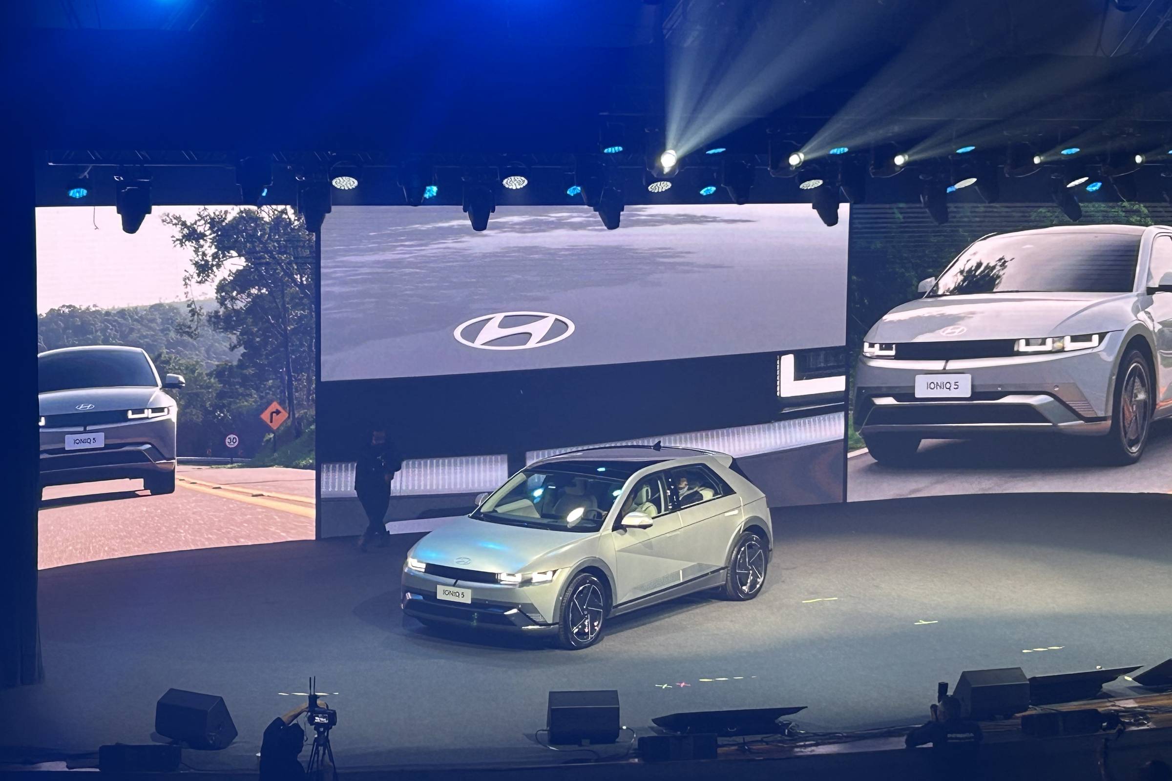 Montadoras asiáticas dominam primeiro dia do Salão do Automóvel 2025; veja imagens