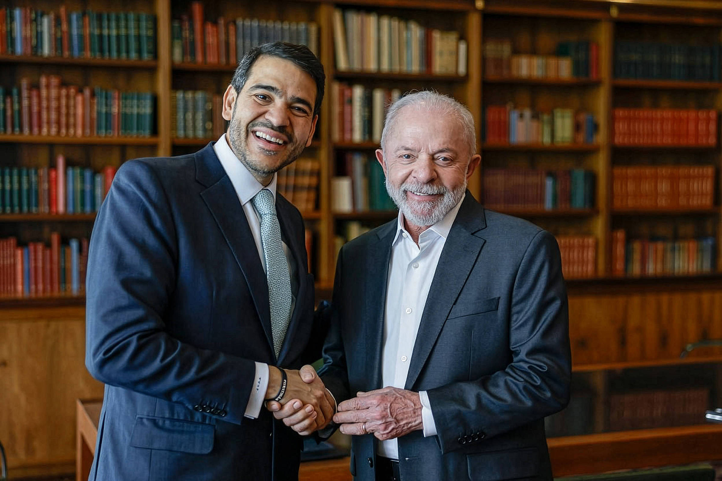 Lula nomeia homem branco para o STF em pleno dia de Zumbi