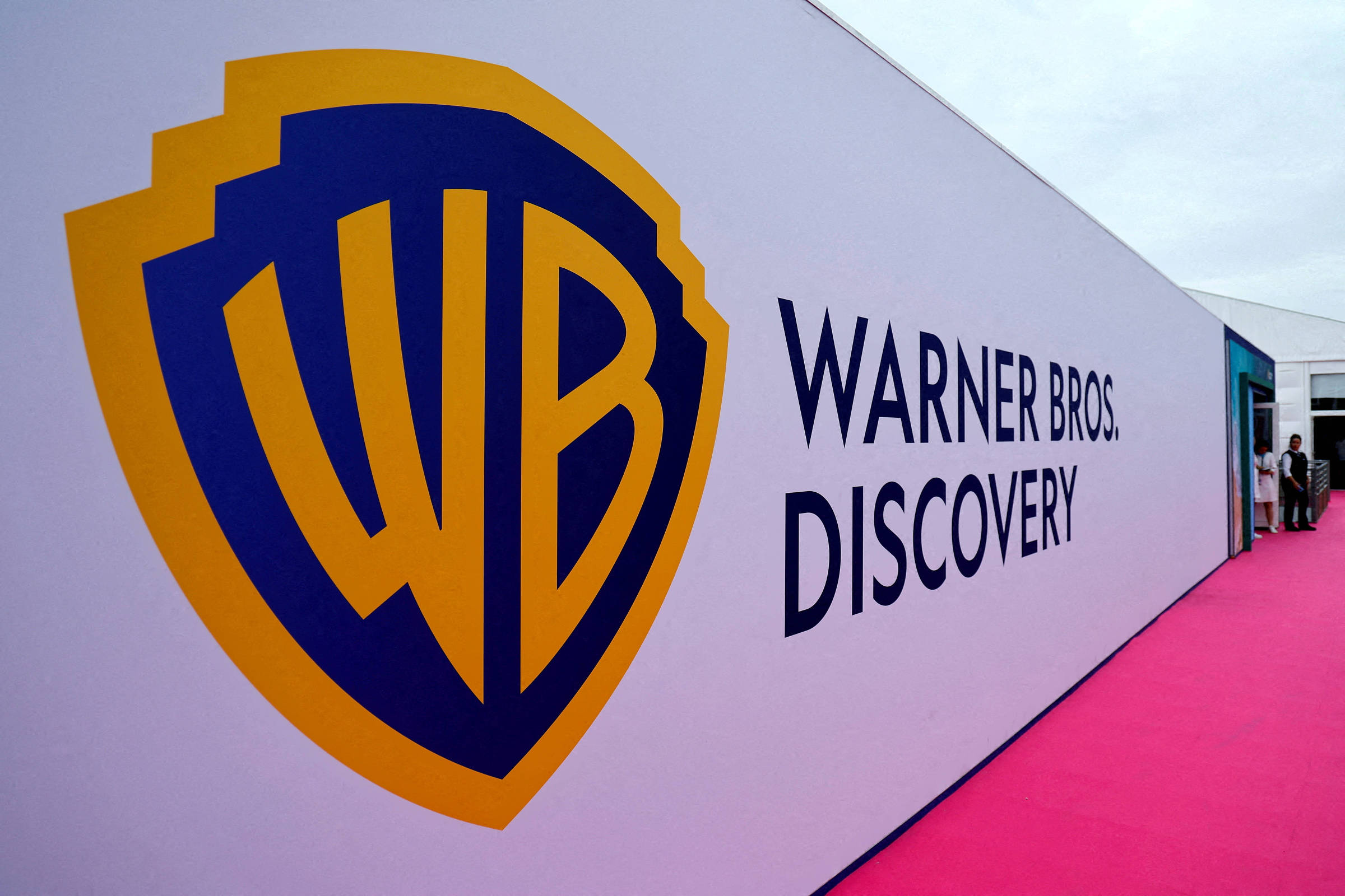 Netflix, Comcast e Paramount apresentam propostas pela Warner Bros. Discovery