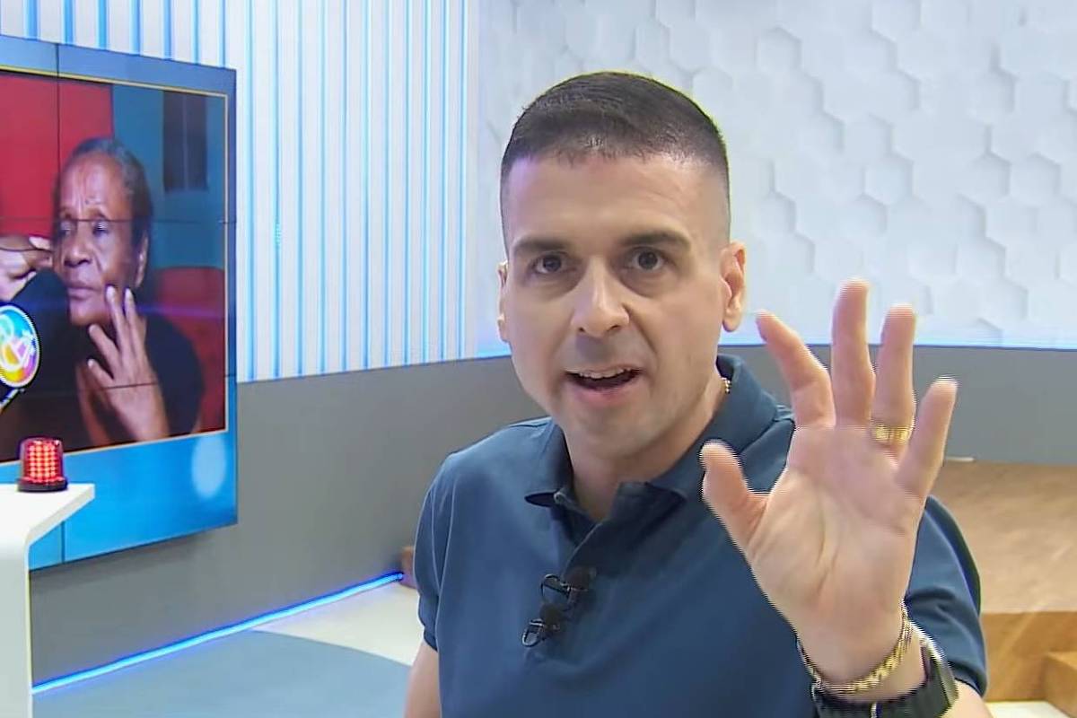 Apresentador acusado de dar golpe do Pix em pessoas pobres volta a pedir dinheiro em programa