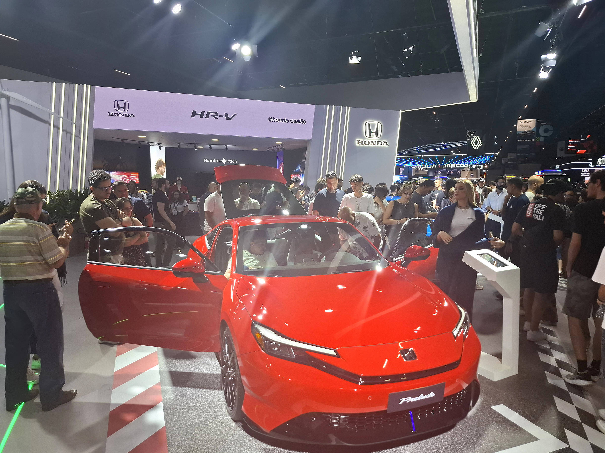 Ingresso do Salão do Automóvel sobe de preço e acaba em dia cheio de estreia