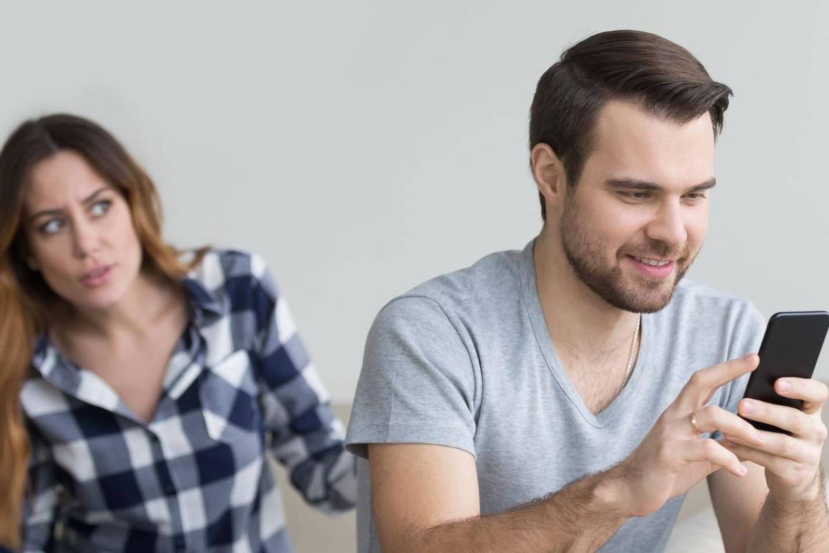Como o uso do celular pode arruinar seu relacionamento