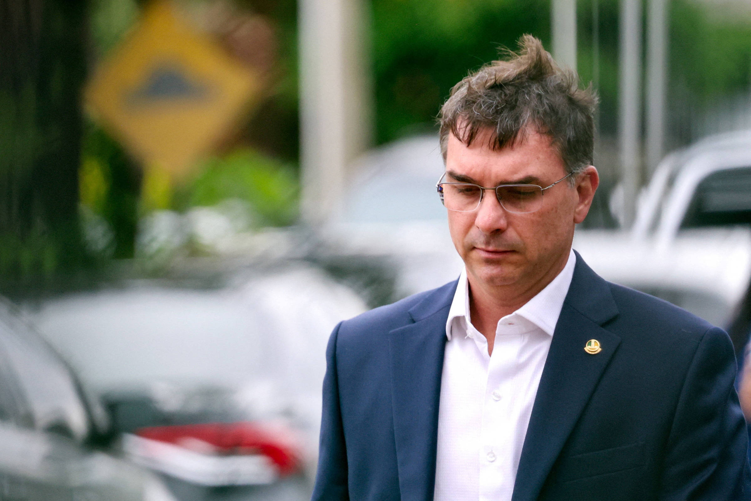 Flávio visita Bolsonaro e diz que pai fez 'pedido direto' a Motta e Alcolumbre por anistia