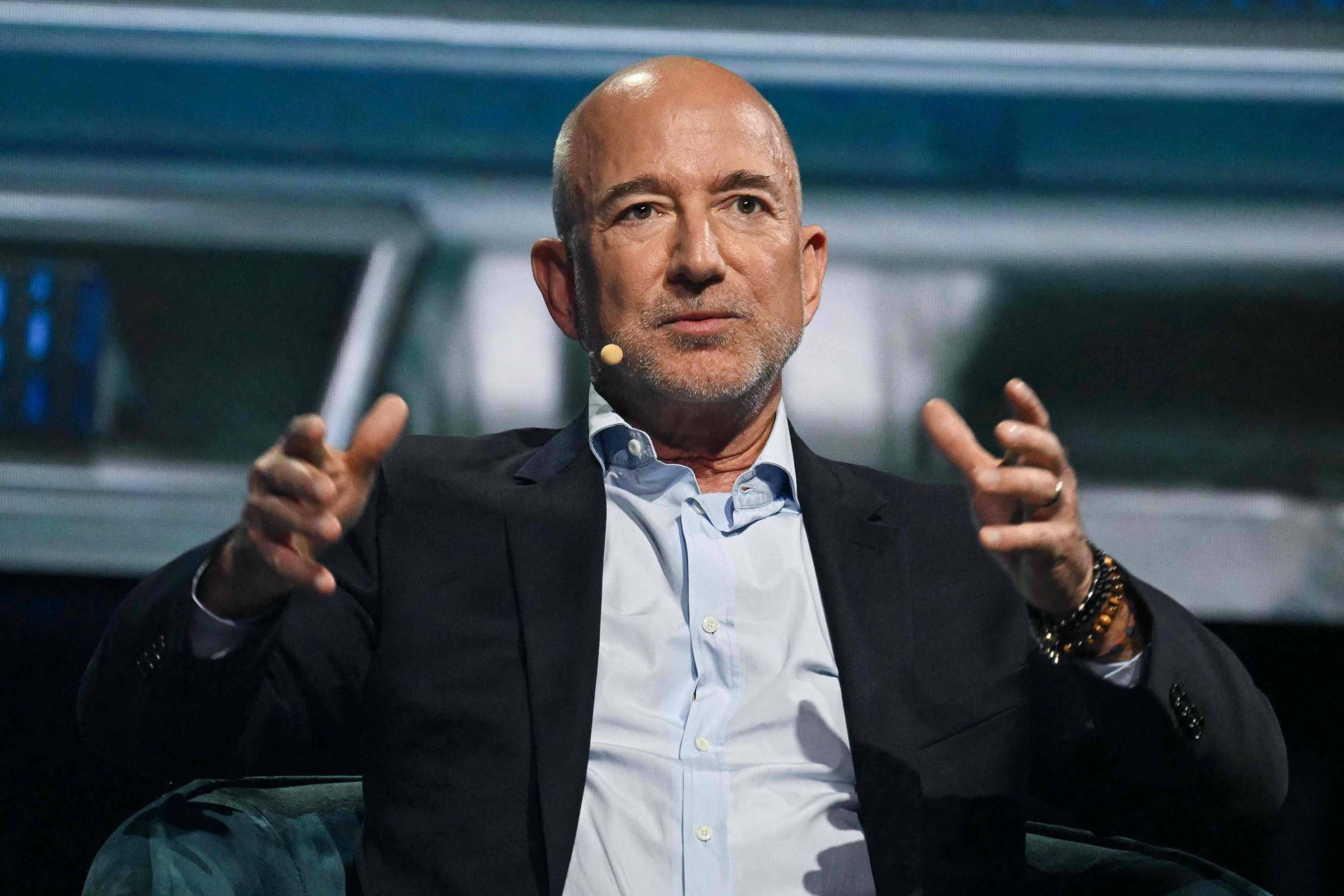 Escolha de Jeff Bezos como patrocinador do Met Gala provoca críticas