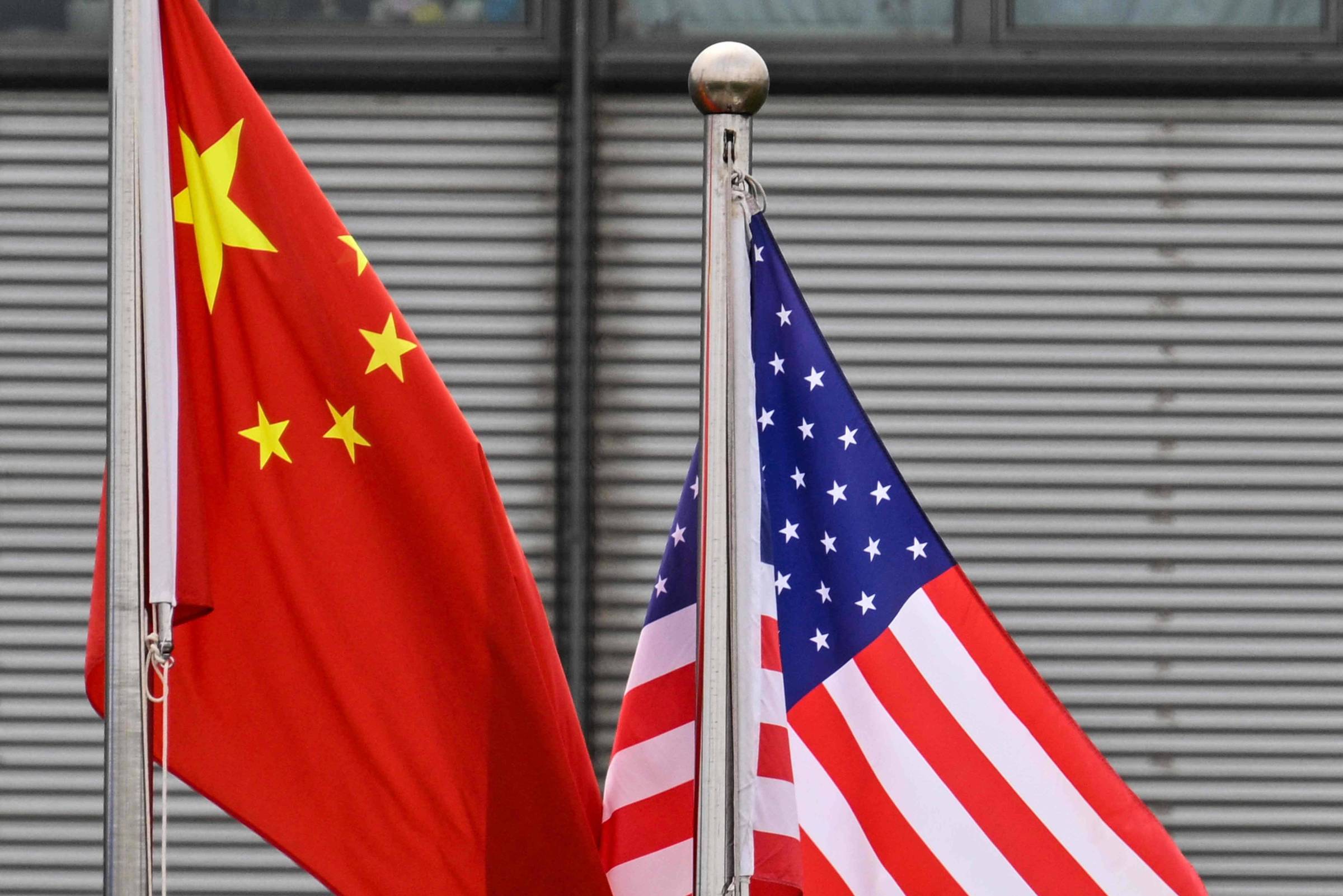 Quem sai ganhando com a fragmentação da economia global: EUA ou China?