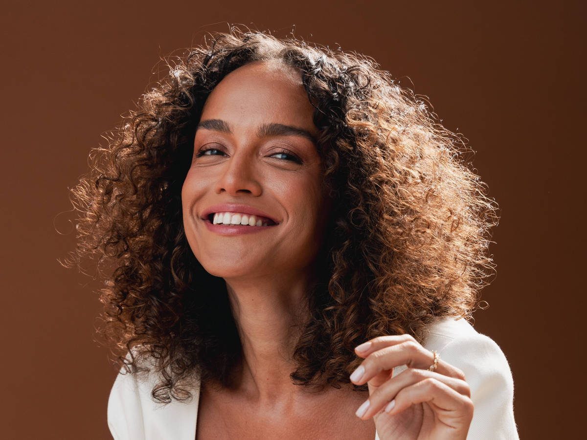 Rebeca Jamir para viver Isaura enfrentou um desafio extra: emagrecer oito quilos