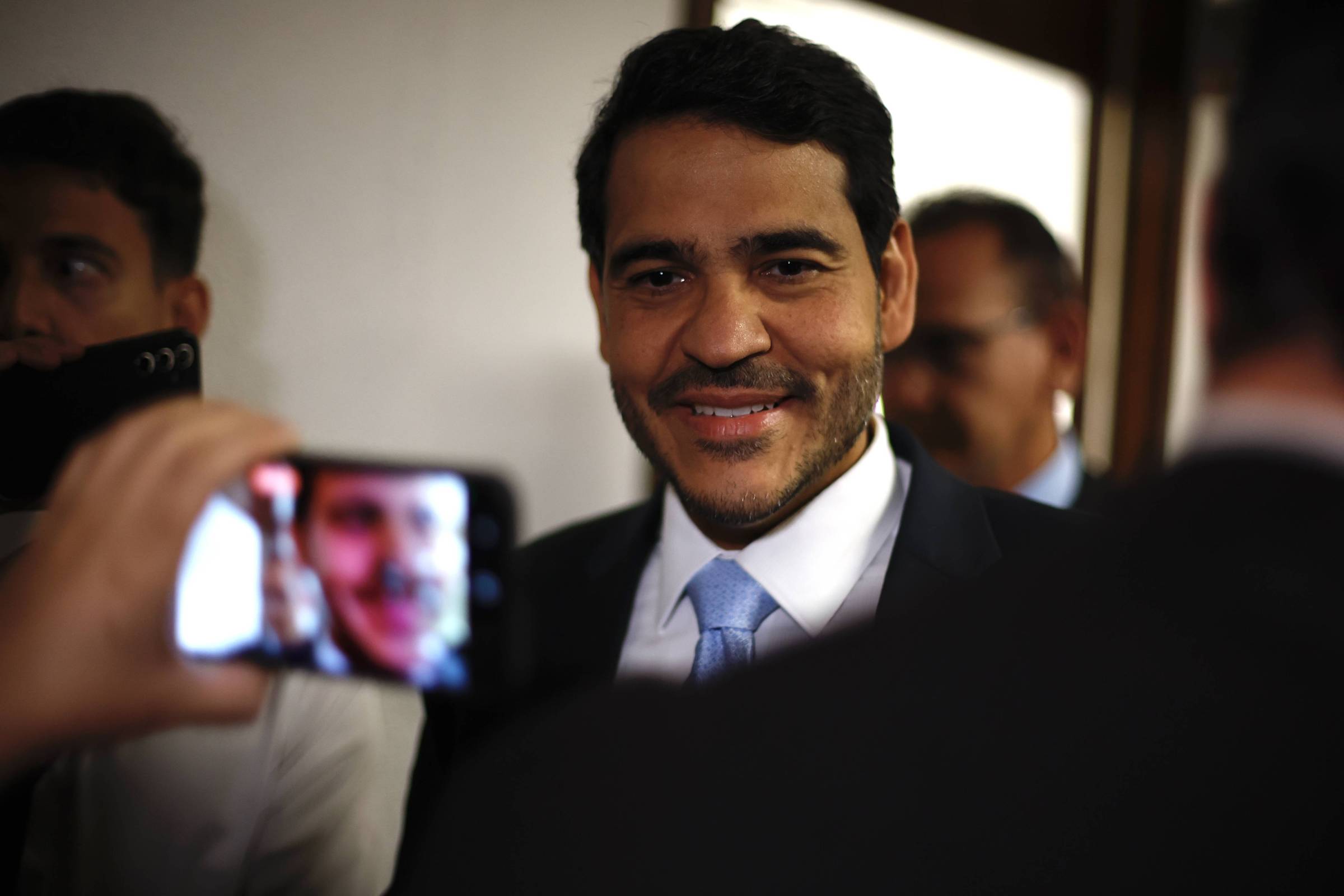 Messias diz a senadores que não pode ser penalizado por crise entre Alcolumbre e governo