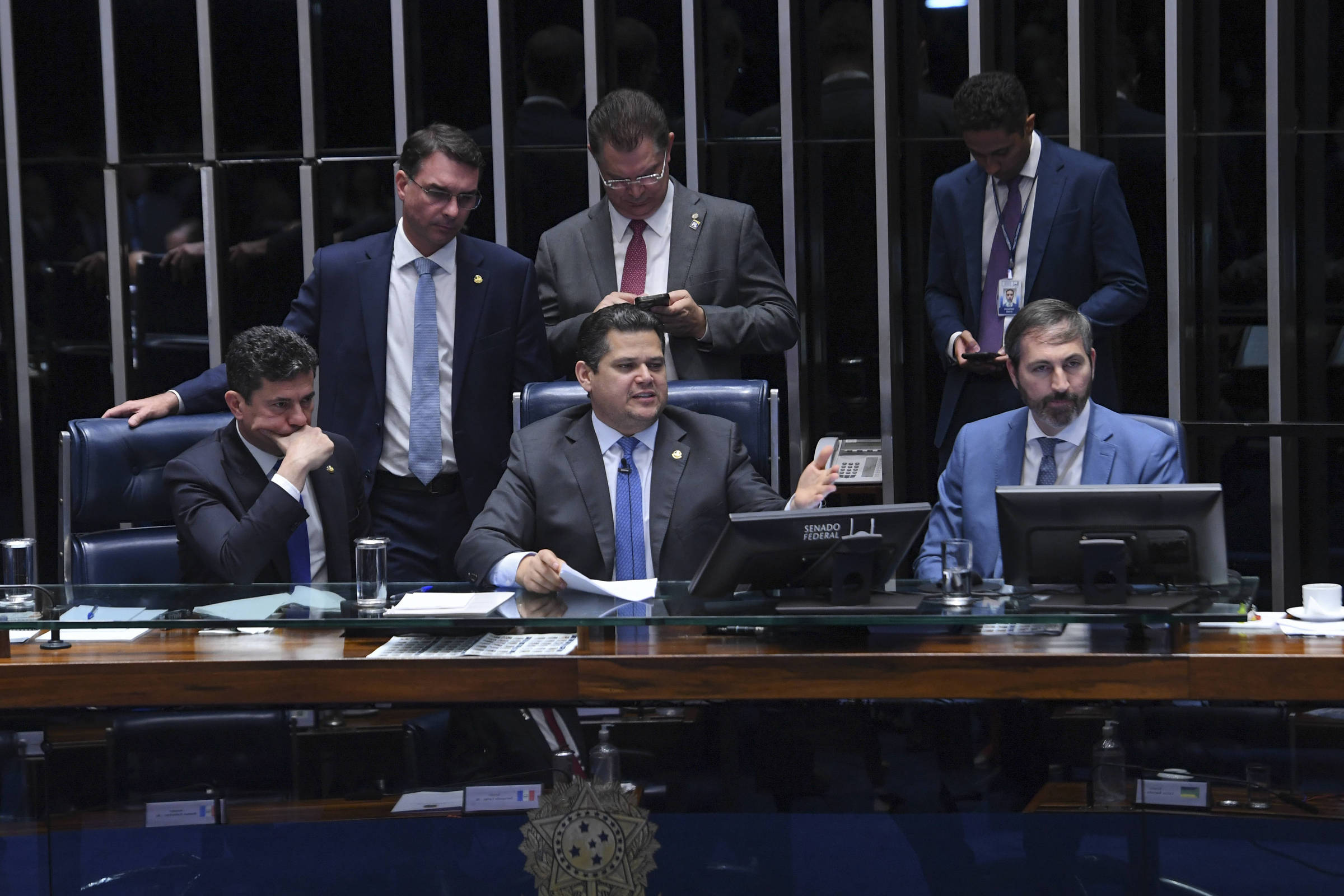 Congresso derruba parte dos vetos à lei de licenciamento ambiental em derrota para Lula após COP30