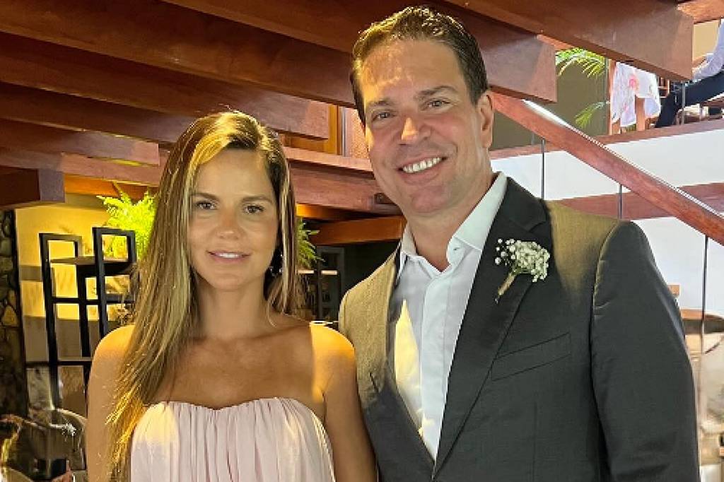 Esposa de Ramagem diz que teve celular apreendido ao embarcar para os EUA