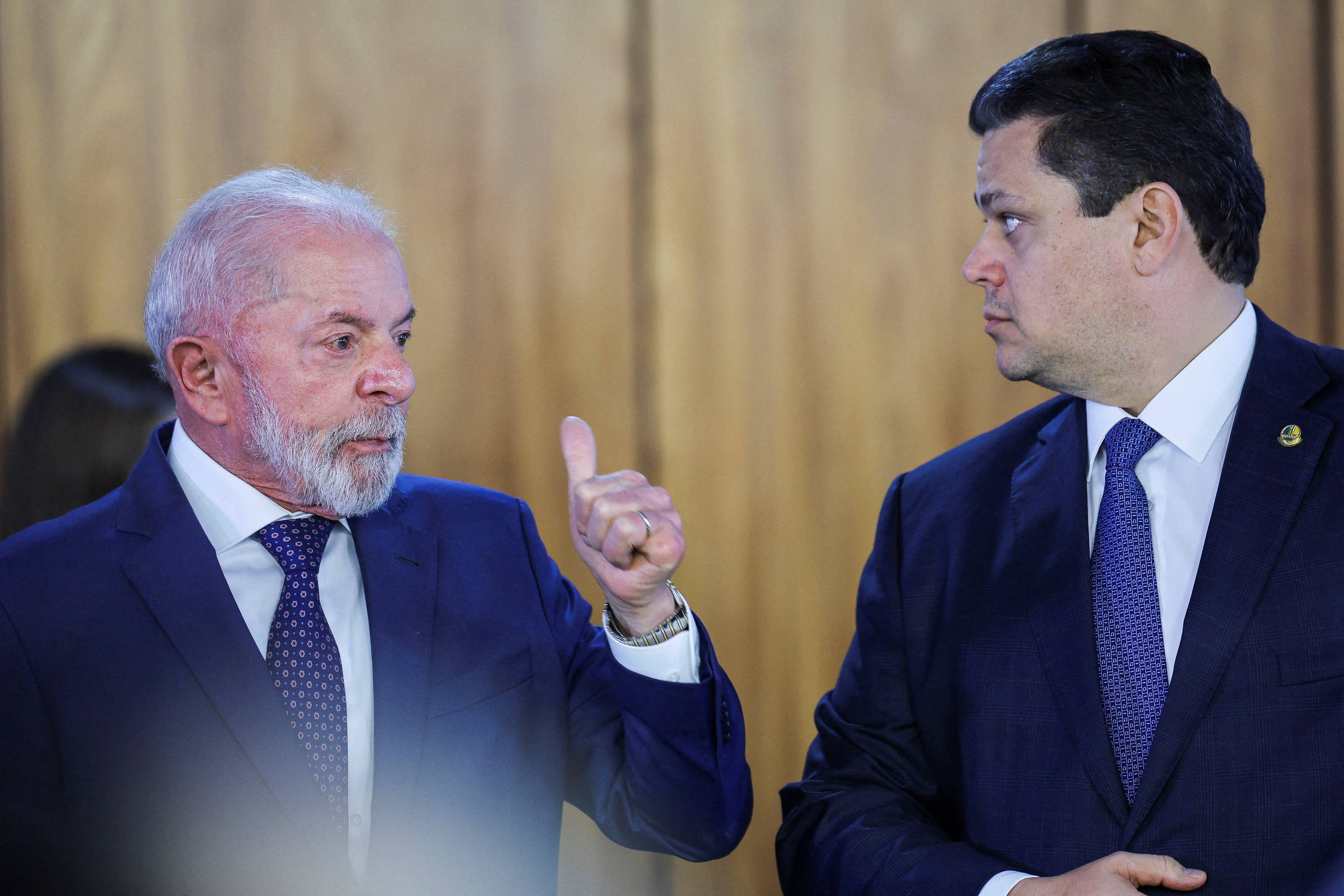 Senadores temem crise inédita por rejeição de Messias e aguardam intervenção de Lula