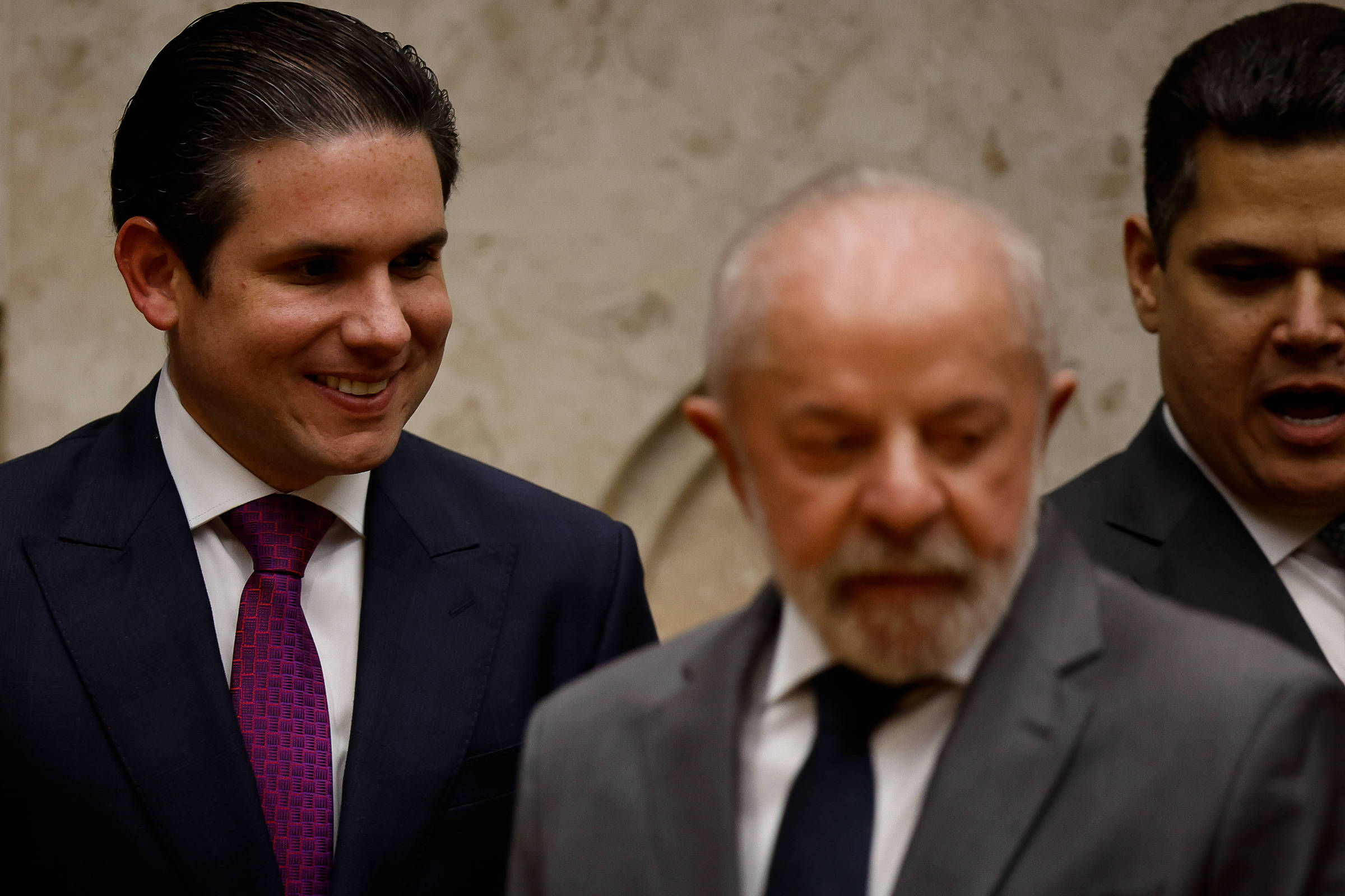 Crise entre governo Lula, Congresso e STF enfraquece alianças e cria clima de cada um por si