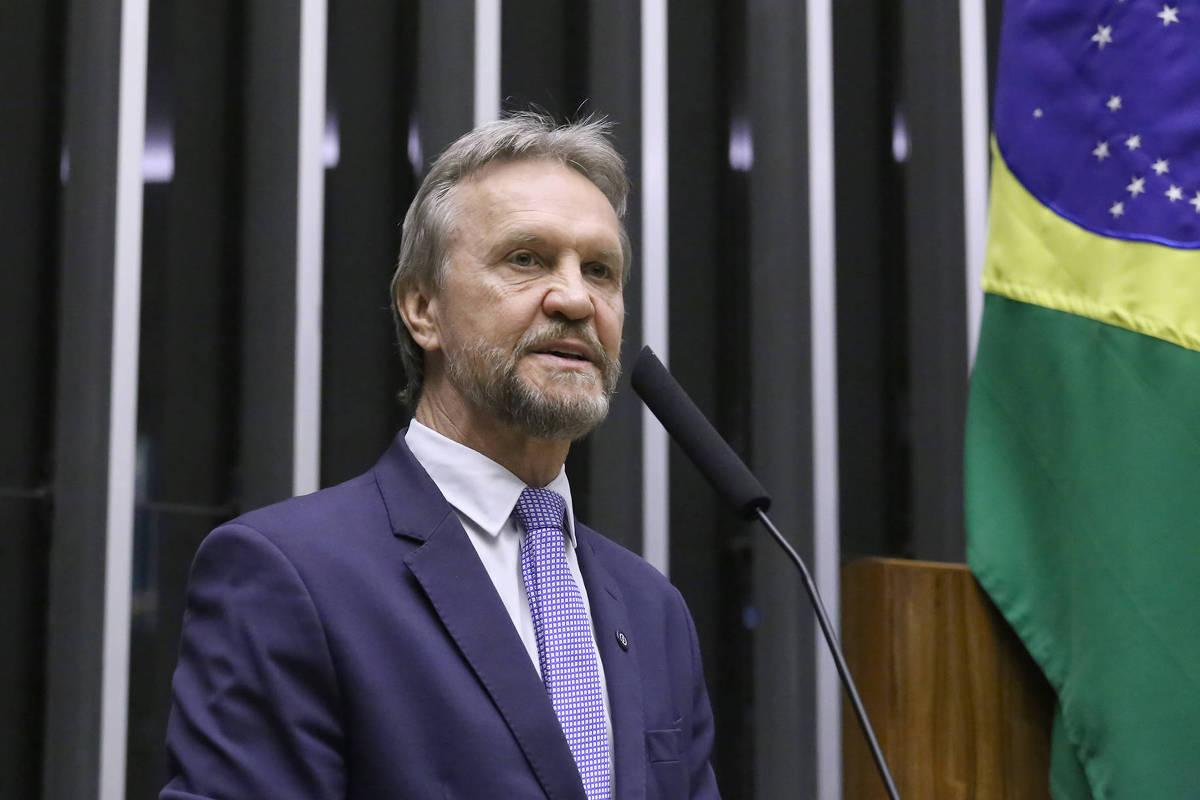Futuro líder do PT deve recompor relação com presidente da Câmara