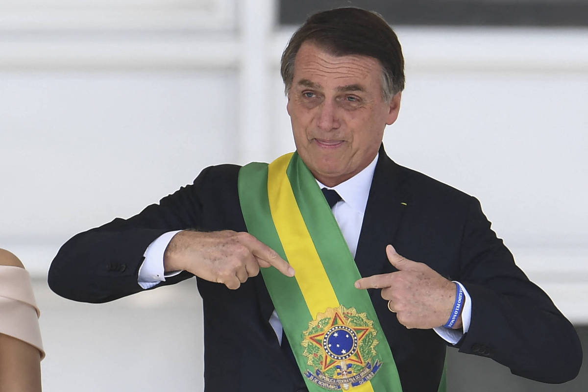 Vereador do PT quer suspender benefícios de ex-presidente de Bolsonaro