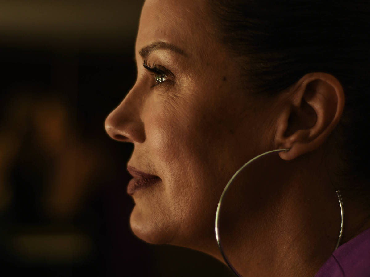 SÃO PAULO, SP, 13.11.2023, Entrevista de domingo com a apresentadora Regina Volpato, que anunciou a sua volta ao SBT. (Foto: Karime Xavier / Folhapress)
