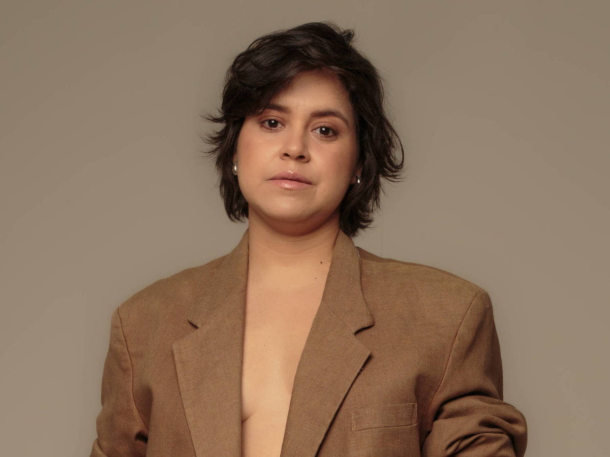 Lorrana Mousinho estreia nas novelas como Claudia, uma das cuidadoras da personagem de Arlete Salles, em 'Três Graças'