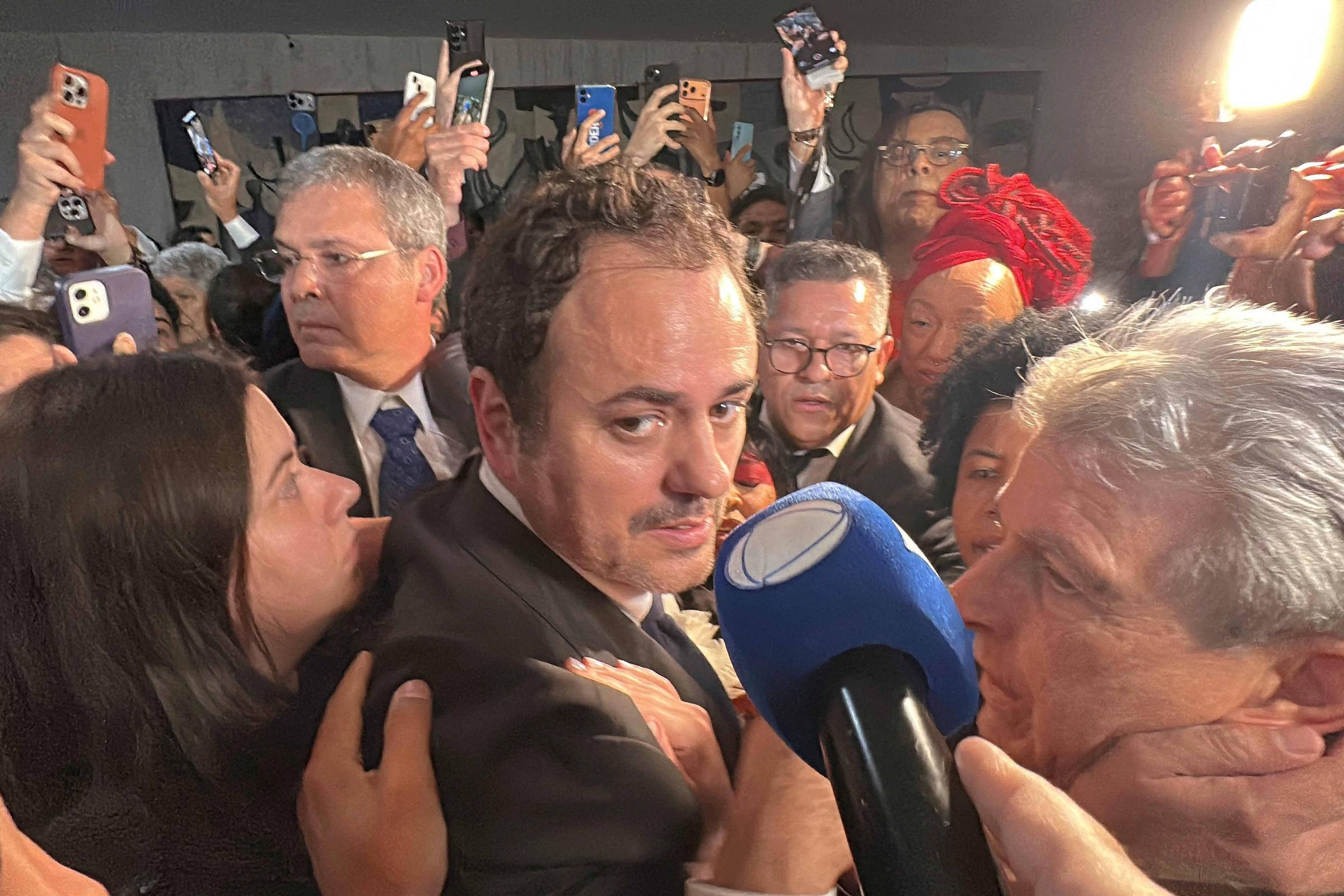 Governistas veem Motta alinhado à oposição e citam tolerância com motim bolsonarista