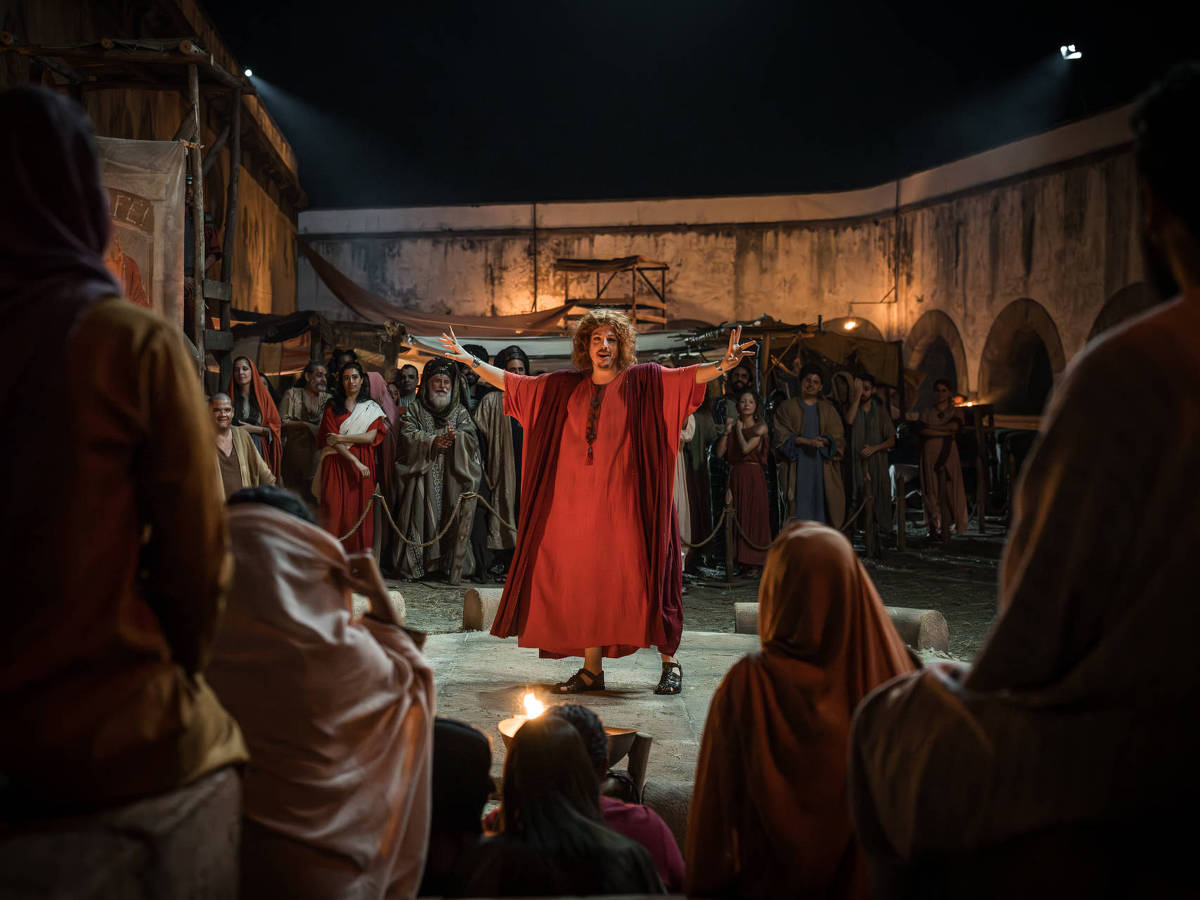 Cena do especial de Natal do grupo c&ocirc;mico Porta dos Fundos