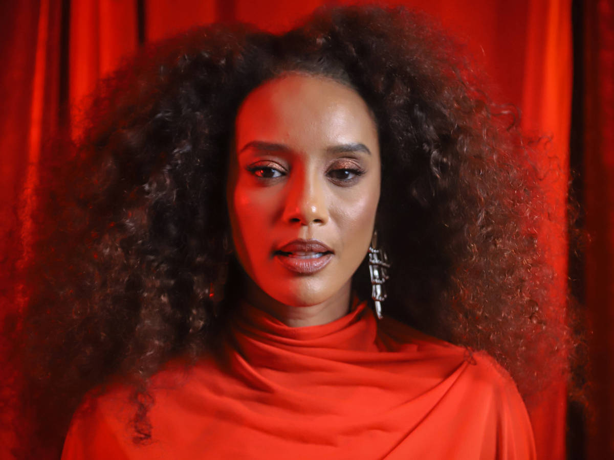 A atriz Ta&iacute;s Araujo no lan&ccedil;amento das s&eacute;ries Vermelho Sangue e Reencarne, do Globoplay