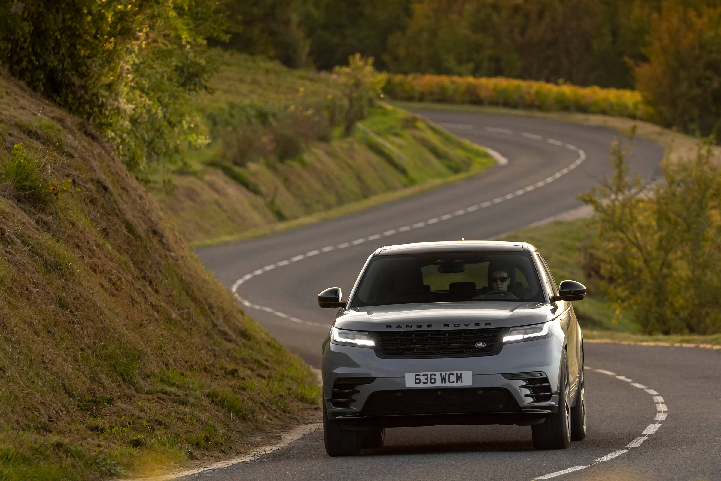Range Rover Velar é referência de luxo, mas sistema híbrido precisa evoluir