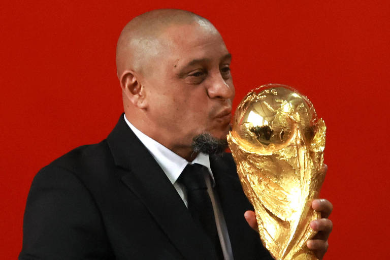 'Acredito que as crenças de cada indivíduo devem ser tratadas com respeito', diz Roberto Carlos. - Henry Romero/05.jun.26/Reuters · Henry Romero/05.jun.26/Reuters