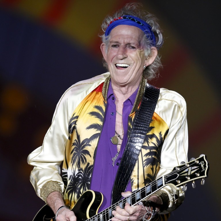 Em show dos Rolling Stones, Keith Richards usa mesma jaqueta que Justin Bieber