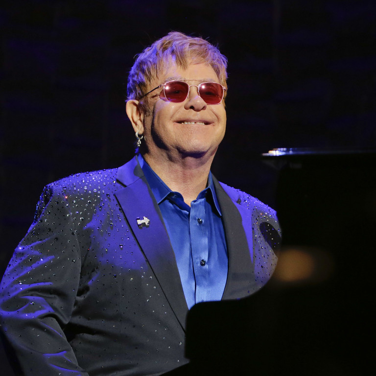 Ex-segurança processa Elton John sob acusação de assédio sexual