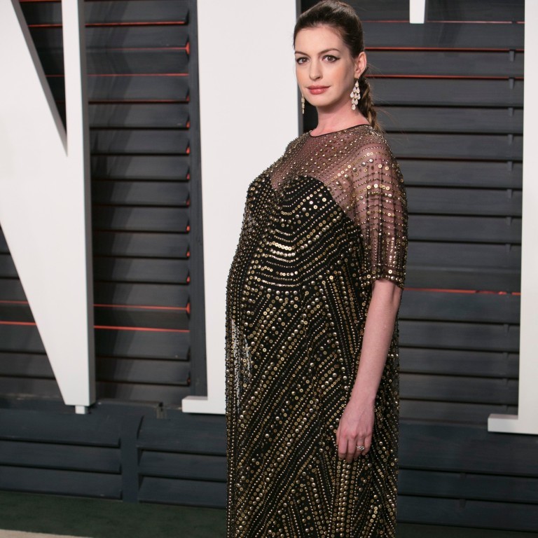 Anne Hathaway dá à luz Jonathan, seu primogênito