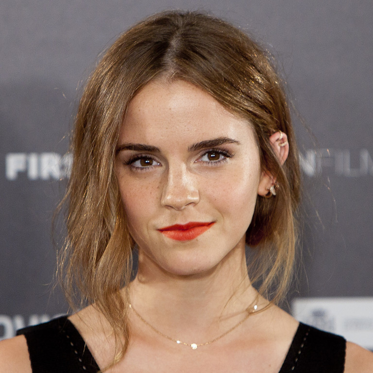 Emma Watson tuíta em português para lembrar que estupro não é culpa da vítima