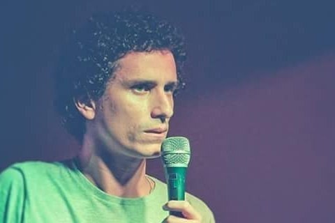 O humorista Rafael Portugal estará na versão brasileira de "La Culpa Es de Colón"