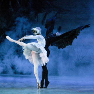 Bailarinos do Russian State Ballet se apresentam no Tom Brasil no domingo (26)